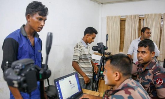 রোহিঙ্গাদের নাগরিকদের বায়োমেট্রিক নিবন্ধন ৩ লাখ ছাড়িয়েছে।।